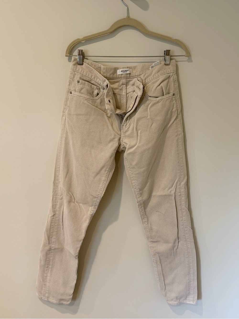 Moussy Vintage Cream Corduroy Pants